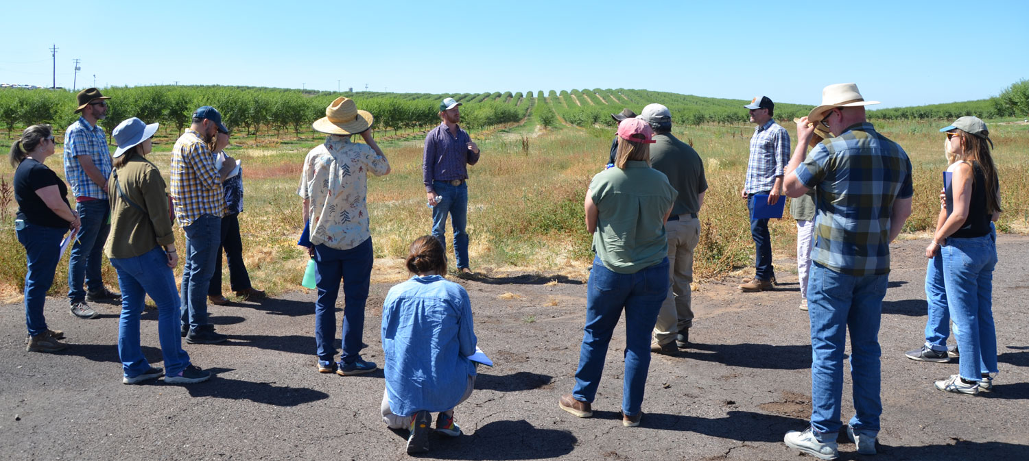 AgIS Capital Director of Sustainability, Carl Evers speaks to the group about our multi-benefit groundwater sustainability efforts in the field